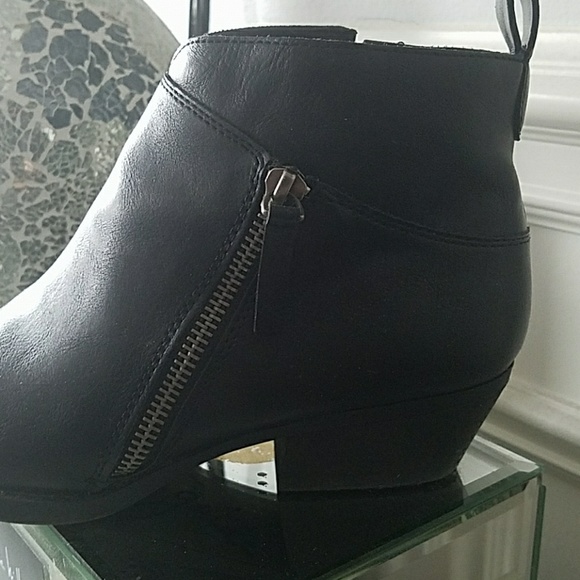 SOLD - Picture 3 of 3